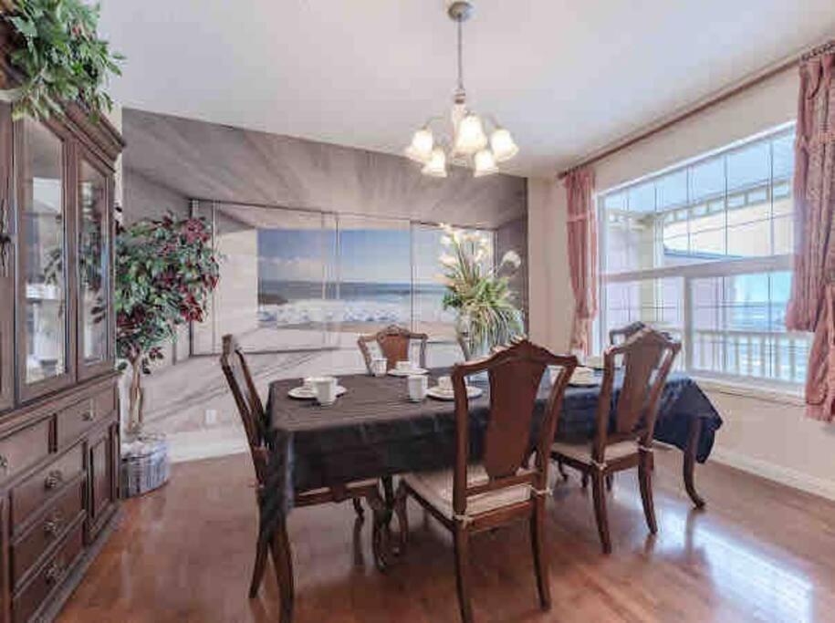 2500 Sq House In Springbank Hill Bl 261818 Villa Calgary Ngoại thất bức ảnh