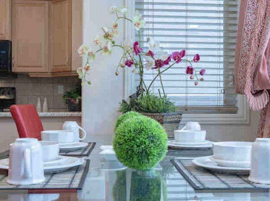 2500 Sq House In Springbank Hill Bl 261818 Villa Calgary Ngoại thất bức ảnh